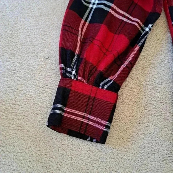 Chaps Ladies Red Plaid Shirt Medium Blouse Lightweight Red Black White Tunic - Picture 9 of 14